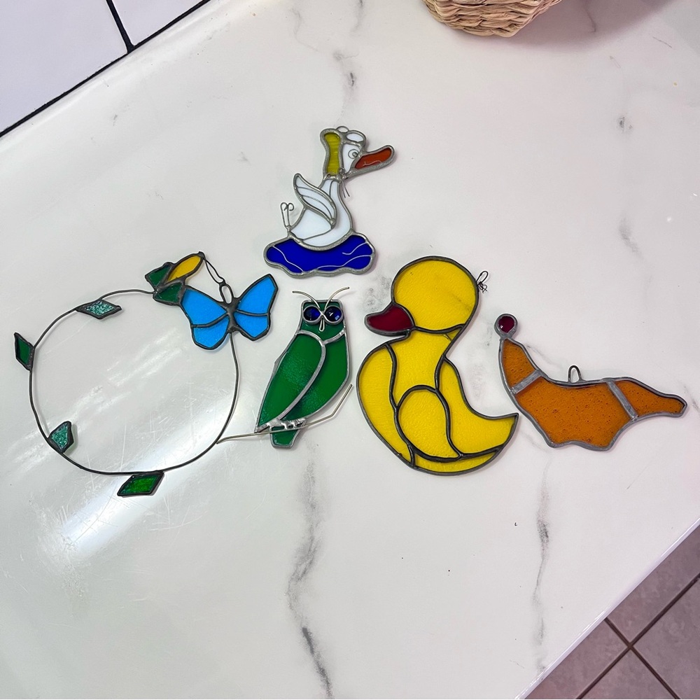 Vintage Stained Lot Of 5 Animals Duck, Butterfly, Goose, Owl & Seal Suncatchers